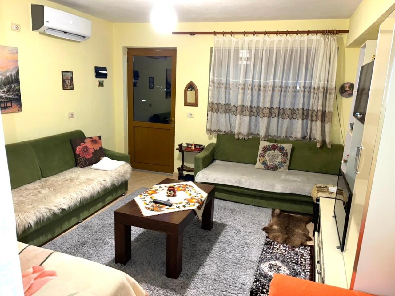 Blue Guesthouse Gjirokaster Exterior photo